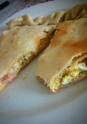 Una foto de Tarta de paleta, queso, huevo y tomate 🍴