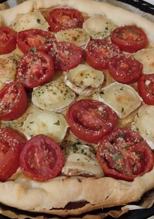 Une photo de Tarte aux tomates et au chèvre 🐐🍅