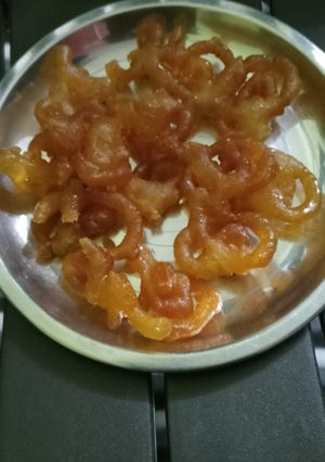 जलेबी (jalebi recipe in Hindi) रेसिपी मुख्य फोटो