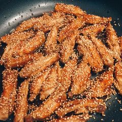 A picture of Honey Chicken with Sesame.
