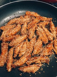 A picture of Honey Chicken with Sesame.