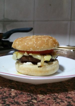 Una foto de Cheeseburger (hamburguesa con queso)