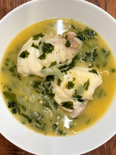 Una foto de Rape en salsa verde