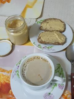 Una foto de Manteca de maní casera sin sal sin azúcar