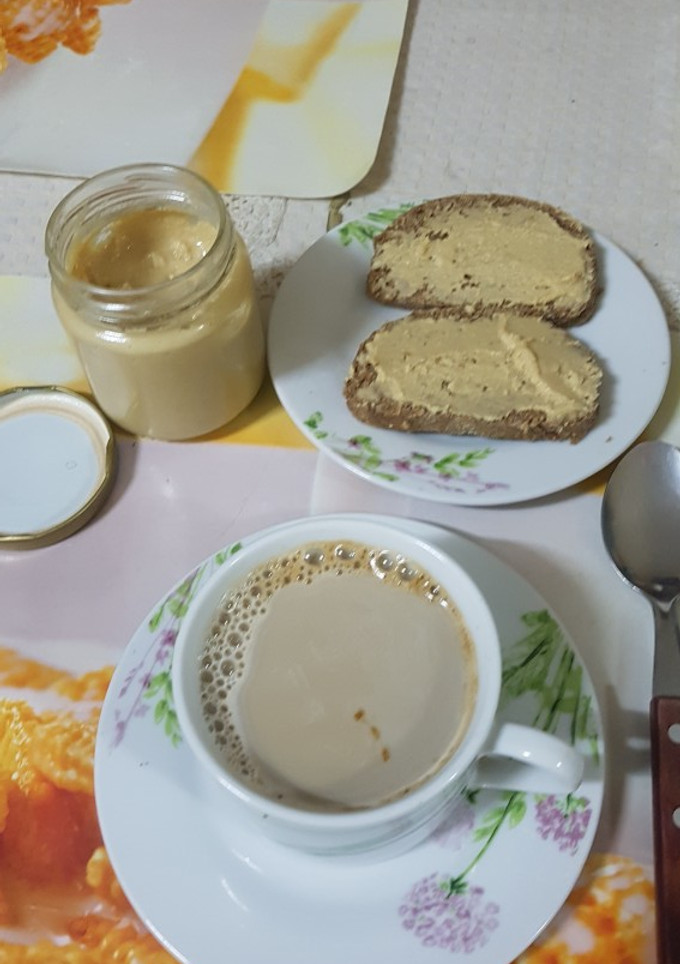 Una foto de Manteca de maní casera sin sal sin azúcar