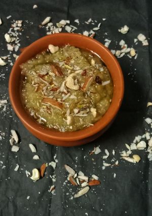 आलू का हलवा (aloo ka halwa reicpe in Hindi) रेसिपी मुख्य फोटो