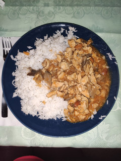 Una foto de Pollo con Almendras