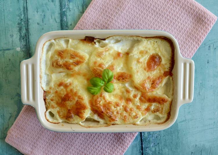 Recipe of Perfect Potato, Bacon and Cabbage Bake