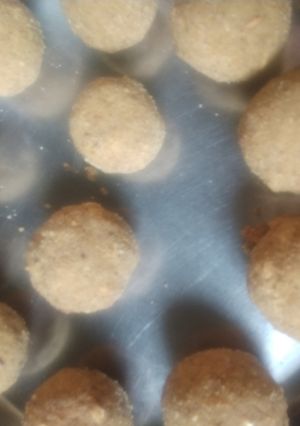 उडद दाल के लड्डू (Urad dal ke laddu recipe in hindi) रेसिपी मुख्य फोटो