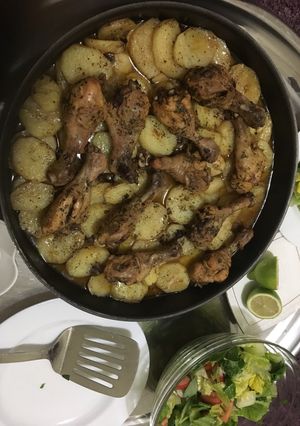صورة لوصفة بطاطا مع دجاج بالفرن