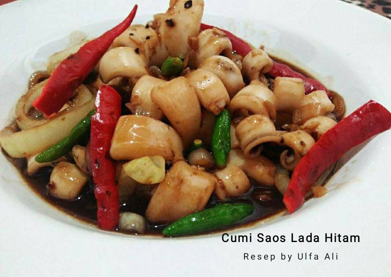 Cumi dengan saus lada hitam