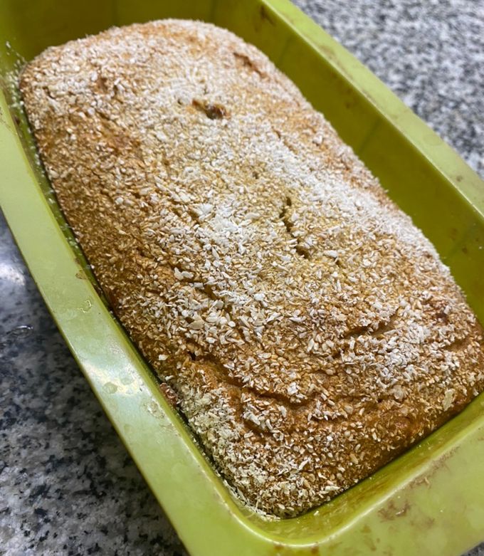 Una foto de Budín de Banana, Avena, Coco y Nueces