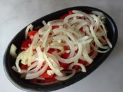 Una foto de ensalada chilena