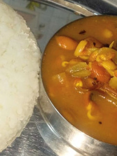 முளைகட்டிய தட்டை பயறு குழம்பு செய்முறை முக்கிய புகைப்படம்