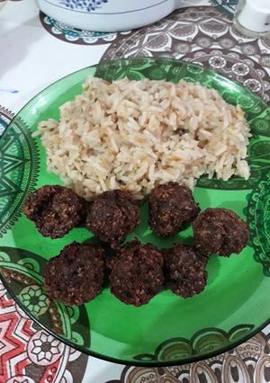 Una foto de Arroz grañado con albóndigas
