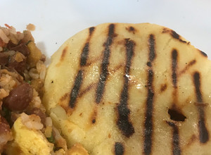 Una foto de Arepa con queso crema