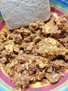 Φωτογραφία της συνταγής Corned beef με αυγά