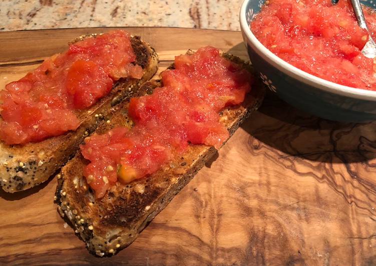 Tomato and oil toast