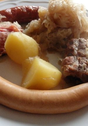 A picture of Choucroute with Beer.