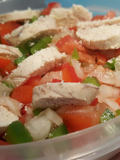 Una foto de Ensalada de huevas de merluza