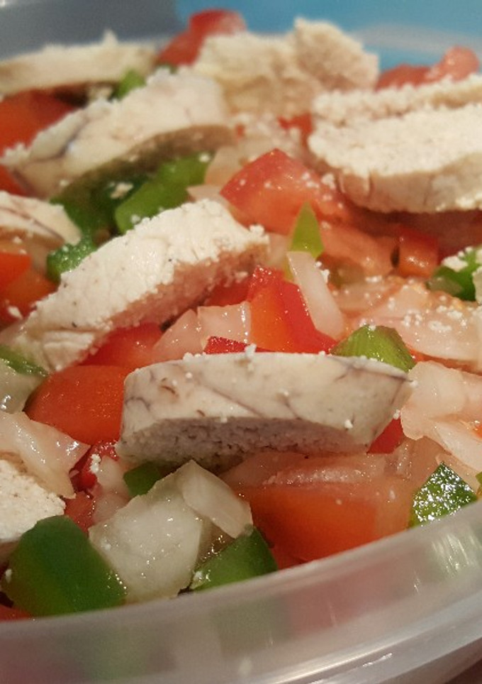 Una foto de Ensalada de huevas de merluza