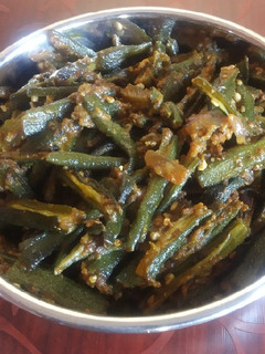 મસાલા ભીંડી (Masala Bhindi Recipe In Gujarati) રેસીપી મુખ્ય ફોટો