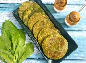 A picture of Palak Paratha.