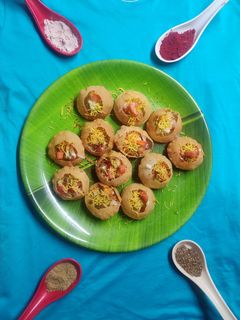દહીં પૂરી (Dahi Poori Recipe In Gujarati) રેસીપી મુખ્ય ફોટો
