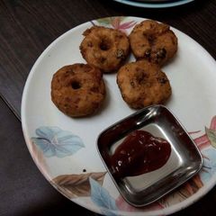 A picture of Bread meduwada.