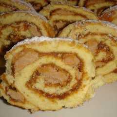 Una foto de Pionono con dulce de leche y pasta Bon o Bon 