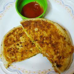 A picture of Mix veg paneer kulcha.