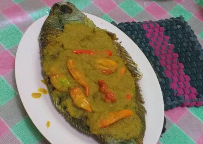 Ikan Gurame Goreng Bumbu Acar