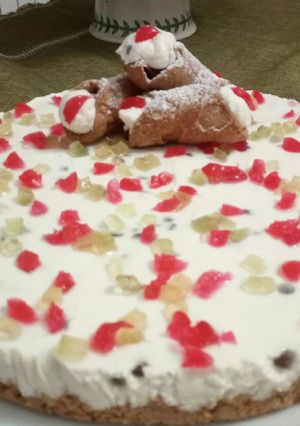 A picture of Cannoli Cheesecake.