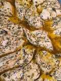 Pollo marinado con hierbas