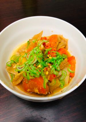 Una foto de Estofado Achura con miso Japonés MOTSUNI🇺🇾🇯🇵味噌もつ煮込