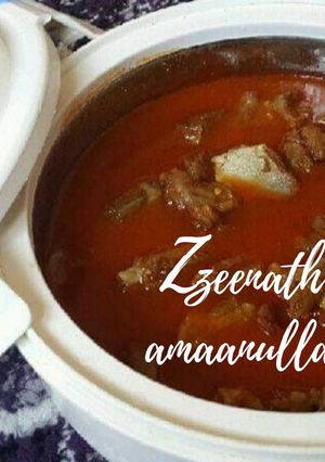 A picture of Spicy Red Mutton Gravy.
