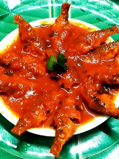 পুঁটি মাছের টমেটো কারি (puti macher tomato curry recipe in Bengali) রেসিপির প্রধান ছবি