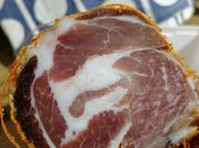 Una foto de carne de bondiola de cerdo
