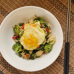A picture of Chicken Stir fry under 10 mins.