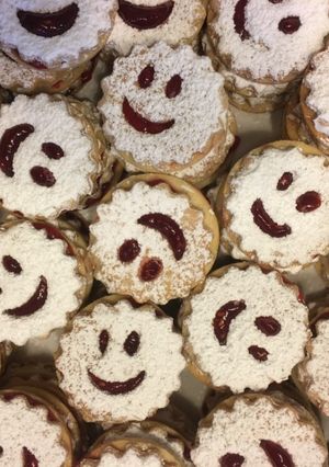 Une photo de Sablés Smileys Vanille et Framboise
