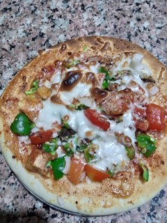 पिज़्ज़ा (pizza recipe in Hindi) रेसिपी मुख्य फोटो