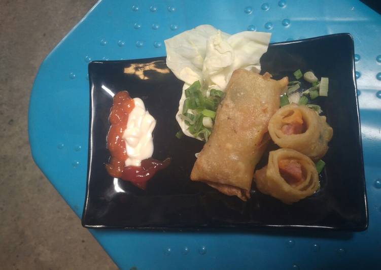 Lumpisis (Lumpia isi sosis) ala Emak Salsa