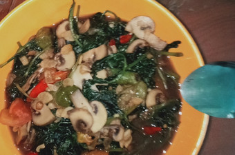 Cara Membuat Tumis daun lengguk &amp; jamur kancing Enak