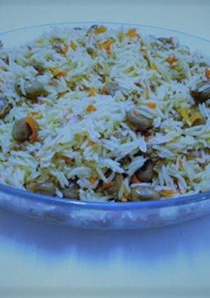 صورة لوصفة الأرز بالفول الأخضر