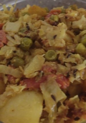 বাঁধাকপি ঘন্ট (Bandhakopi ghonto recipe in Bengali) রেসিপির প্রধান ছবি