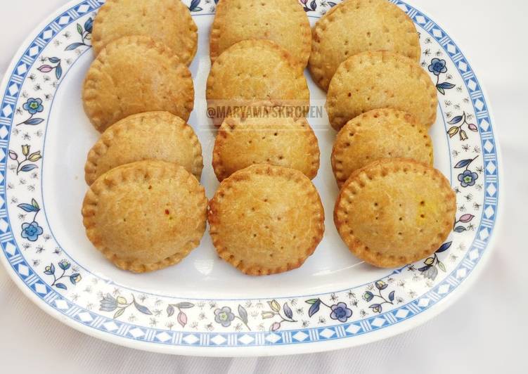 Circled mini meatpies