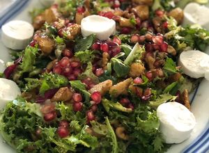 Foto principal de Ensalada de escarola y granada