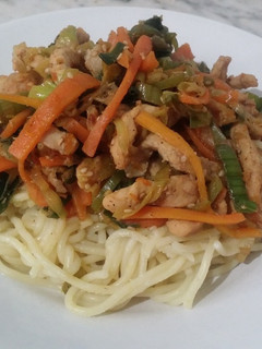 Una foto de Espaguetis con Cerdo agridulce al Wok