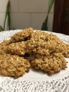 Una foto de Cookies/Galletitas de avena y miel 🍯🤎