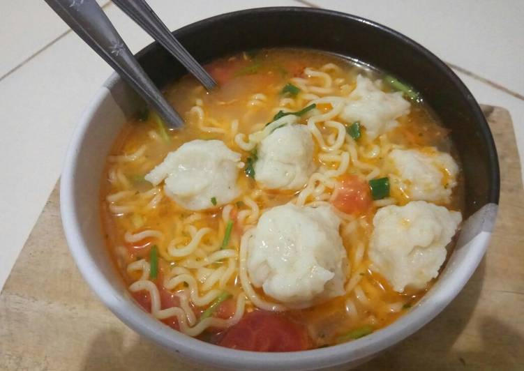 Resep Indomie kuah tomat bawang pedas, Lezat Sekali